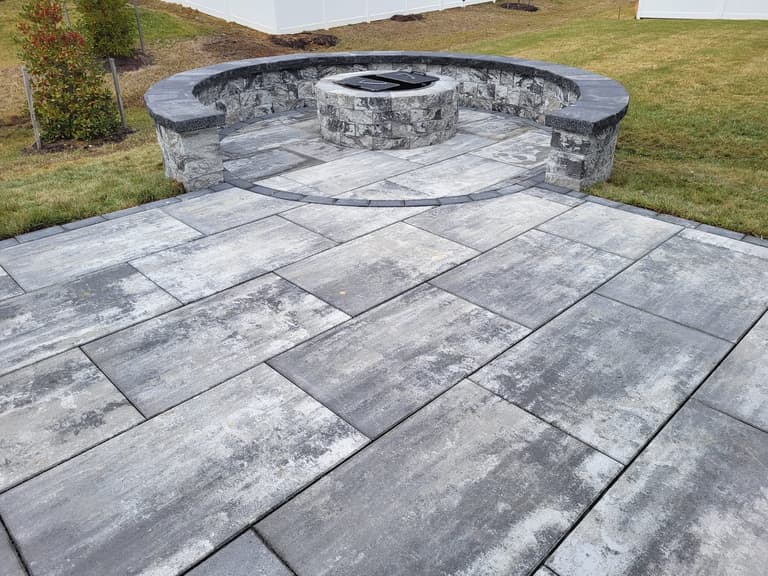 Fire Pit & Curved Seat Wall